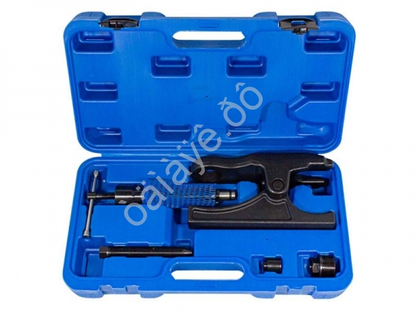 Съемников шаровых опор с гидравлическим винтом 10т(размер зева: 35мм, раскрытие до 100мм), в кейсе Forsage Съемников шаровых опор с гидравлическим винтом 10т(размер зева: 35мм, раскрытие до 100мм), в кейсе Forsage